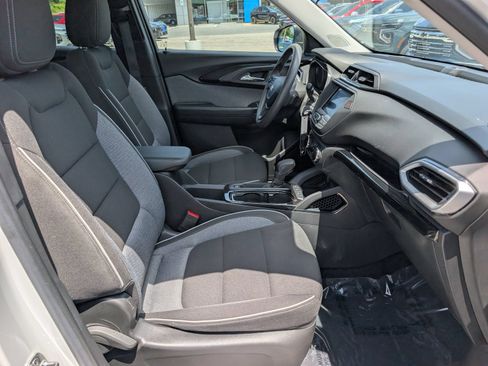 Used 2023 Chevrolet TrailBlazer LS FWD image 11
