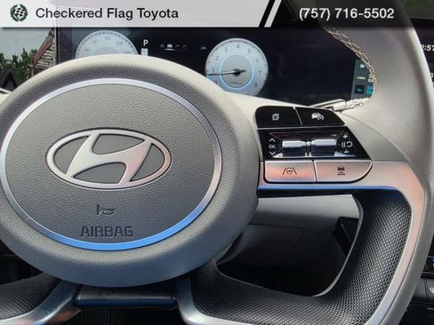 Used 2024 Hyundai Elantra SEL w/ Convenience Package FWD image 15