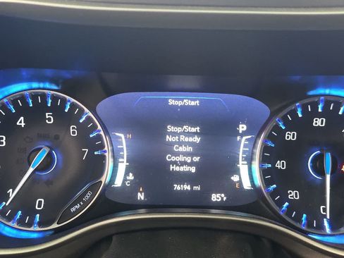 Used 2024 Chrysler Pacifica Touring-L FWD image 25