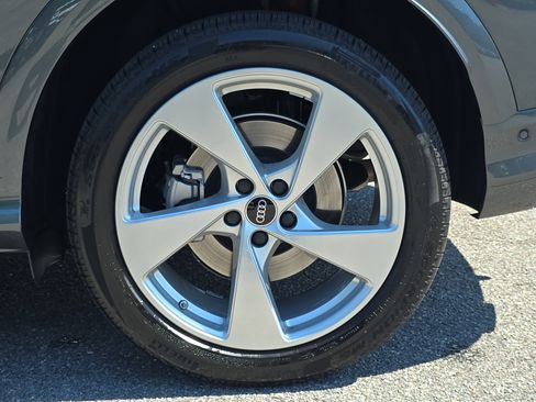 Used 2025 Audi Q5 Prestige w/ 20" Wheel Package AWD/4WD image 33