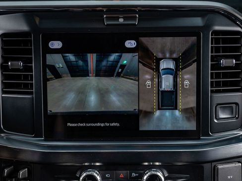 Used 2025 Ford F350 Lariat w/ Black Appearance Package image 26