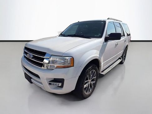 Used 2017 Ford Expedition XLT w/ Equipment Group 202A AWD/4WD image 5