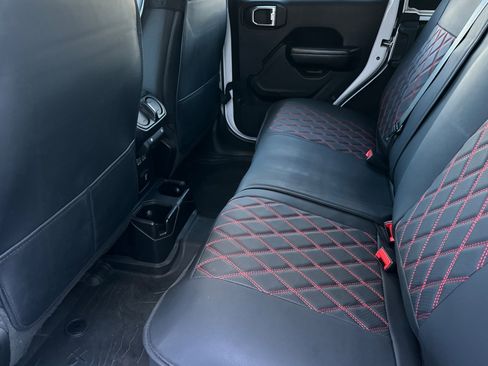 Used 2020 Jeep Wrangler Unlimited Rubicon image 12