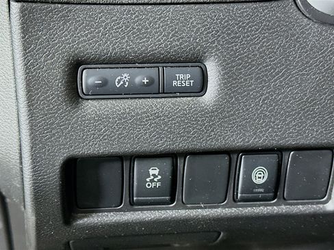 Used 2023 Nissan Murano SV FWD image 17