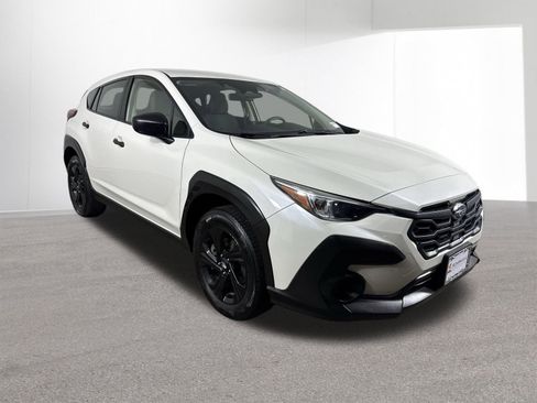 Used 2024 Subaru Crosstrek 2.0i AWD/4WD image 2