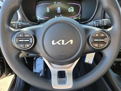 Used 2023 Kia Soul LX w/ LX Technology Package image 24