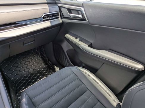 Used 2024 Mitsubishi Outlander FWD image 9