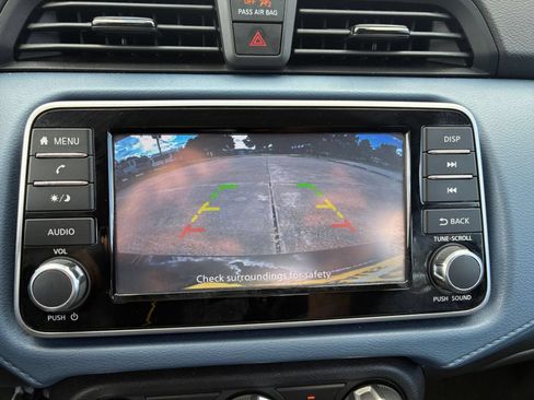 Used 2025 Nissan Versa SV FWD image 18
