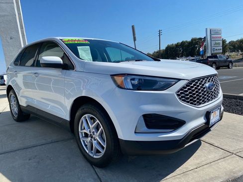 Used 2024 Ford Edge SEL image 12