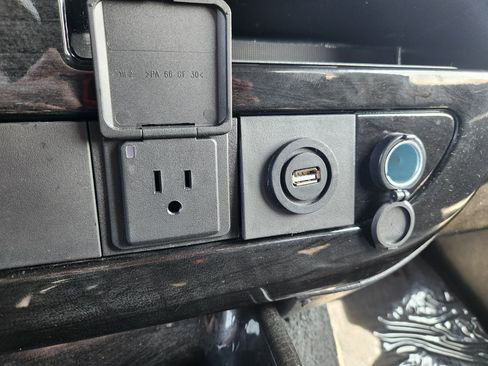 Used 2022 GMC Savana 2500 w/ Enhanced Convenience Package RWD image 38