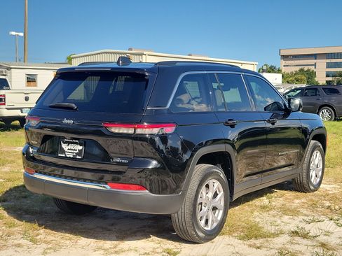 Used 2022 Jeep Grand Cherokee Limited AWD/4WD image 4