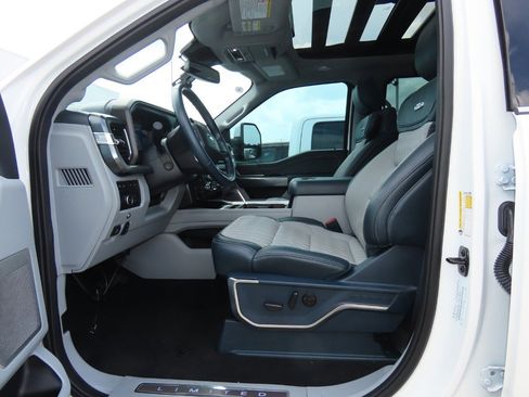 Used 2024 Ford F250 Limited w/ FX4 Off-Road Package AWD/4WD image 22