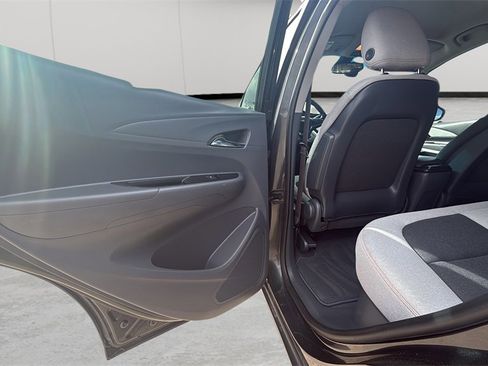 Used 2021 Chevrolet Bolt LT image 44