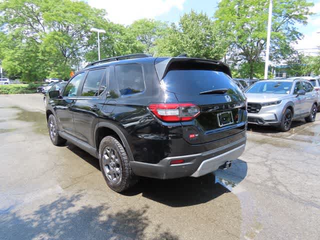 Certified 2025 Honda Pilot TrailSport image 4