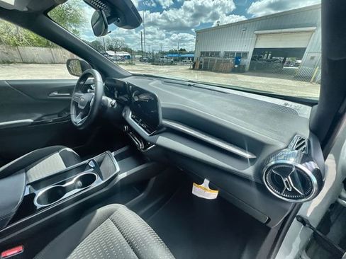 Certified 2025 Chevrolet Equinox LT image 28