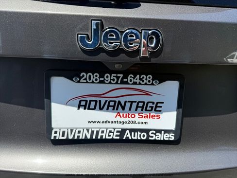 Used 2016 Jeep Renegade Limited AWD/4WD image 29