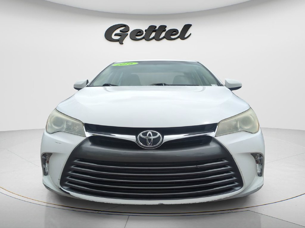 Used 2016 Toyota Camry LE FWD image 2