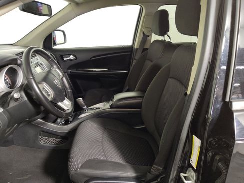 Used 2019 Dodge Journey SE w/ Connectivity Group FWD image 17
