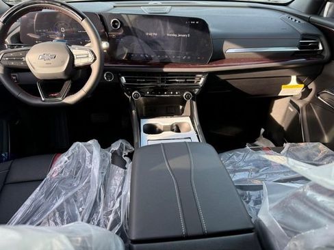 New 2026 Chevrolet Traverse RS w/ LPO, Floor Liner Package image 8