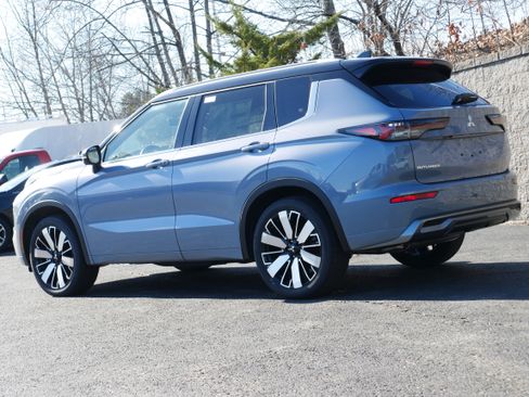 Used 2025 Mitsubishi Outlander SEL FWD image 4
