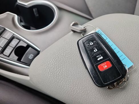 Used 2022 Toyota Camry LE image 44