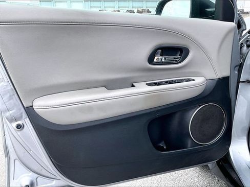 Used 2019 Honda HR-V EX-L image 9