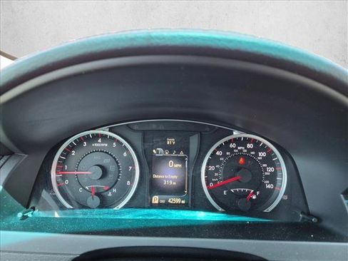 Used 2016 Toyota Camry SE w/ Moonroof Package FWD image 11