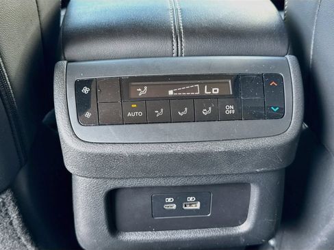 Used 2025 Nissan Pathfinder SL AWD/4WD image 27
