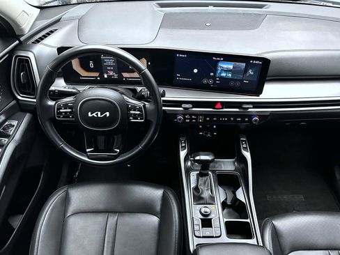 Used 2024 Kia Sorento S image 12