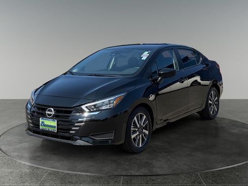 Used 2025 Nissan Versa SV FWD image 3