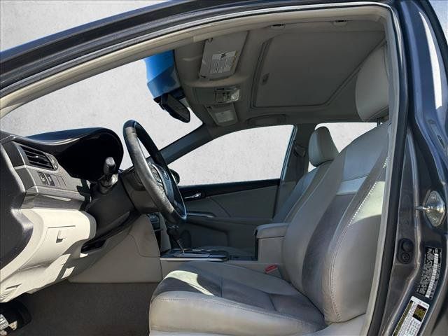 Used 2014 Toyota Camry XLE w/ Leather Package FWD image 11