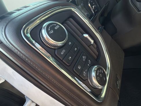 Used 2023 GMC Sierra 2500 Denali w/ Denali Ultimate Package AWD/4WD image 16