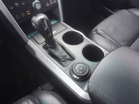 Used 2013 Ford Explorer XLT image 14