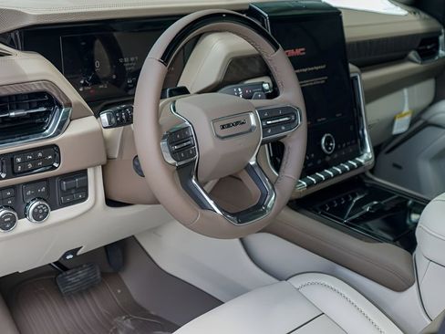 New 2026 GMC Yukon XL Denali w/ Denali Reserve Package AWD/4WD image 9