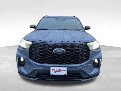 Used 2025 Ford Explorer ST-Line image 9