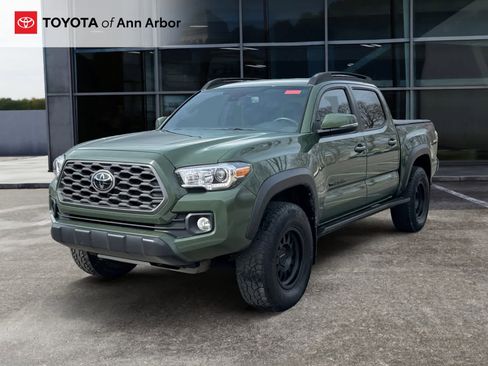 Used 2022 Toyota Tacoma TRD Off-Road w/ Black Out Package (TMS) image 7