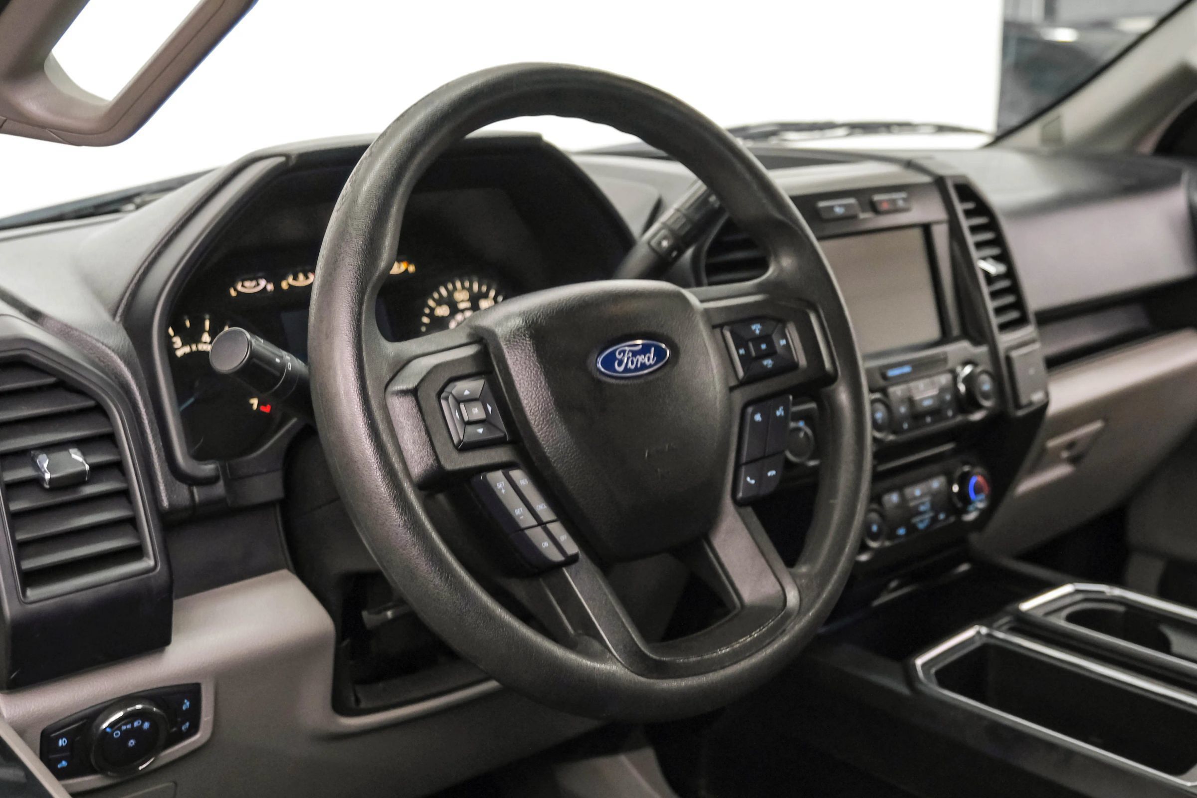 Used 2017 Ford F150 XL w/ Equipment Group 101A Mid AWD/4WD image 14