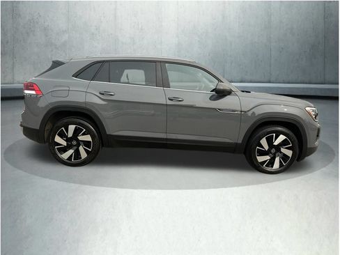 Used 2025 Volkswagen Atlas Cross Sport SE AWD/4WD image 6