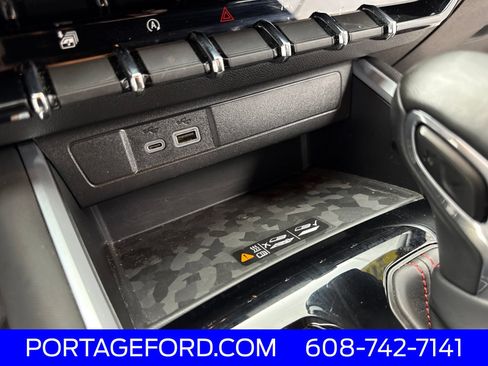 Used 2024 Chevrolet Colorado Z71 w/ Z71 Convenience Package 2 AWD/4WD image 20