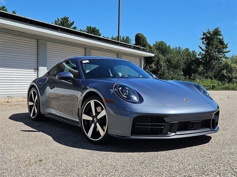 Certified 2025 Porsche 911 Carrera image 9