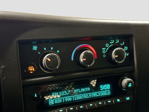 Used 2025 Chevrolet Express 2500 w/ Driver Convenience Package RWD image 18