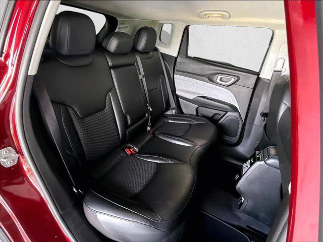 Used 2022 Jeep Compass Latitude FWD image 28