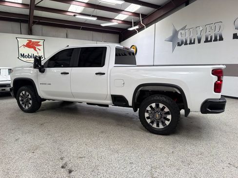 Used 2024 Chevrolet Silverado 2500 Custom w/ Custom Value Package AWD/4WD image 4