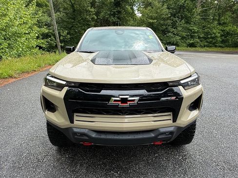 Used 2024 Chevrolet Colorado ZR2 w/ ZR2 Convenience Package III AWD/4WD image 3