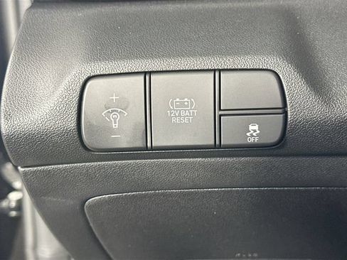 Used 2026 Hyundai Elantra Hybrid FWD image 22