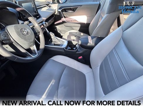 Used 2021 Toyota RAV4 XLE Premium FWD image 8