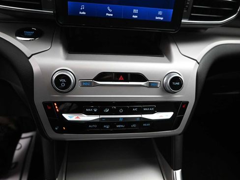 Used 2023 Ford Explorer XLT w/ Equipment Group 202A image 14