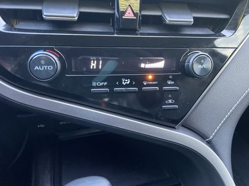 Used 2021 Toyota Camry SE w/ Cold Weather Package image 22