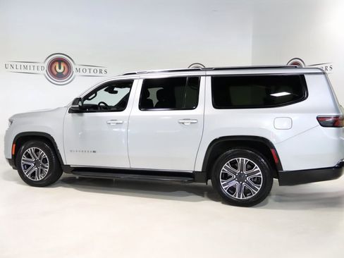 Used 2024 Jeep Wagoneer L Series II w/ Flexible Seating Group image 31