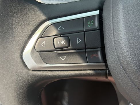 Used 2024 Jeep Compass Latitude AWD/4WD image 18